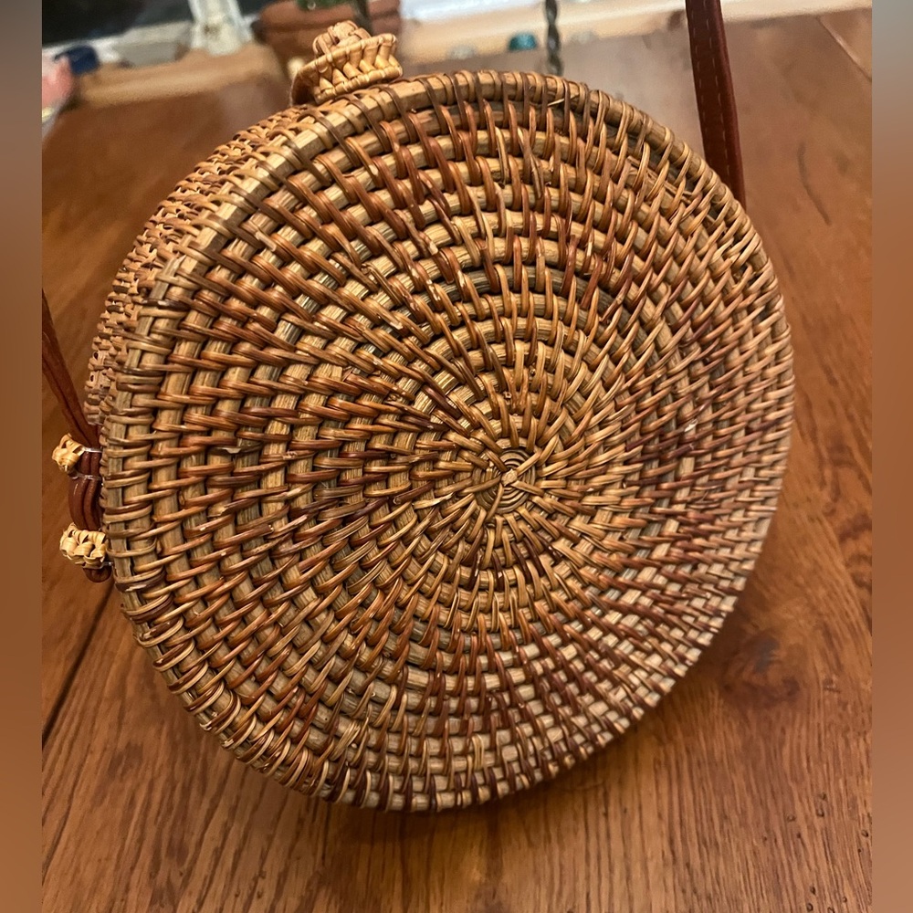 Handwoven Round Rattan Crossbody Bag 8x6 - Picture 5 of 7